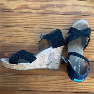 Toms Black Wedges